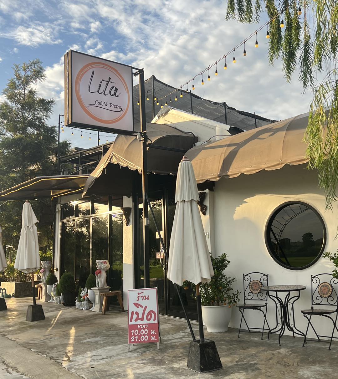 Lita Café & Bistro