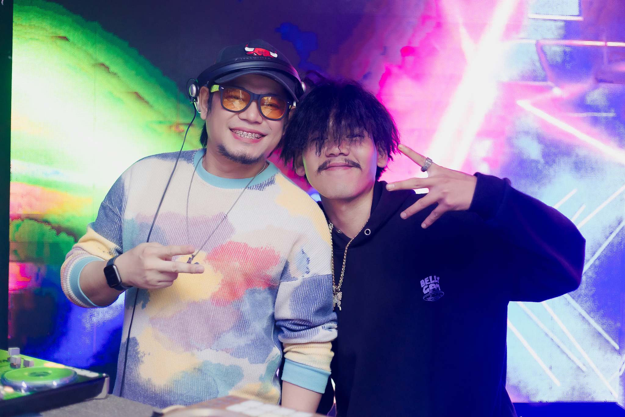 ฮูป ผับ แอนด์ คาราโอเกะ