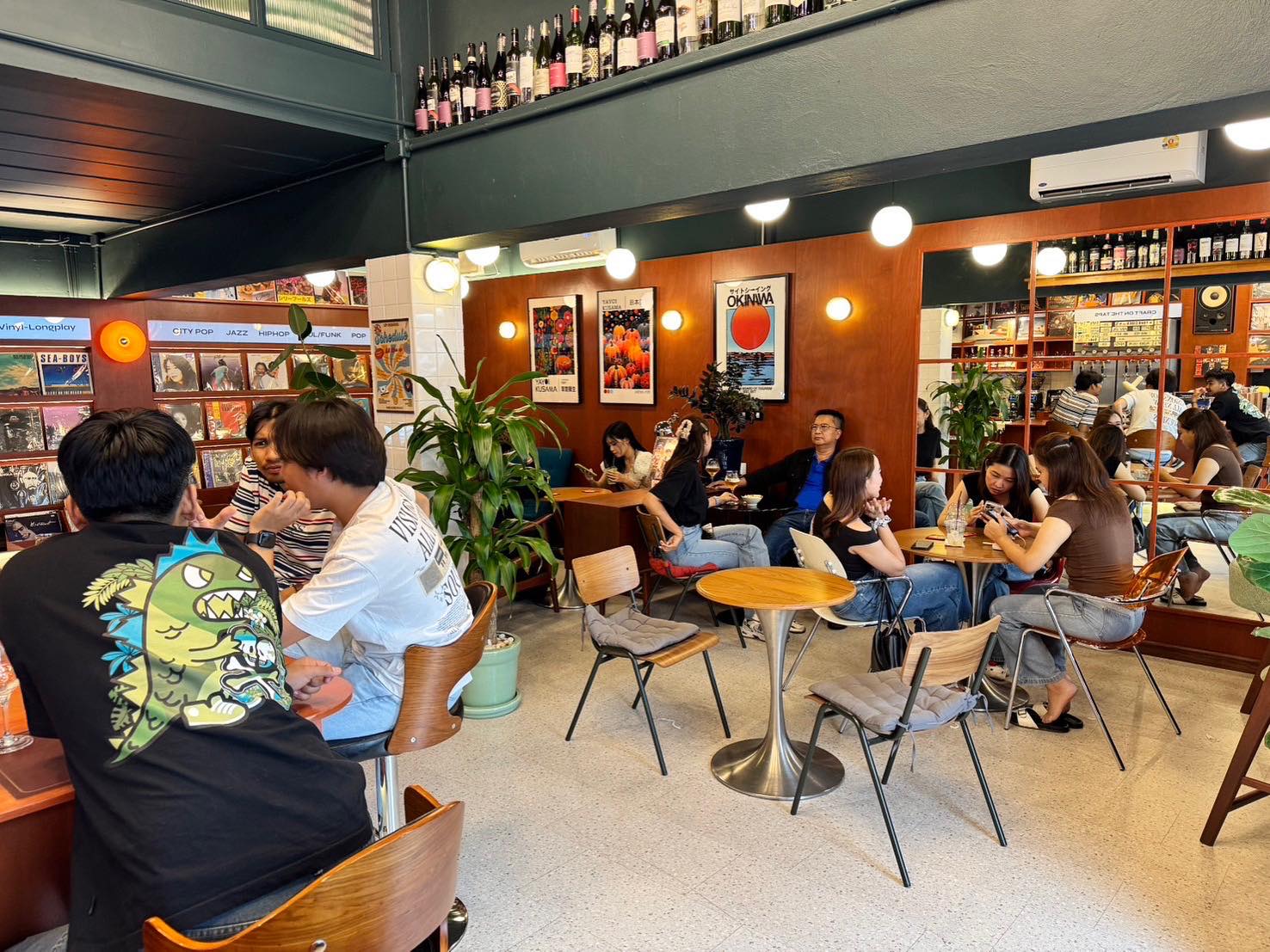 Natang CAFE &amp; Listening Bar