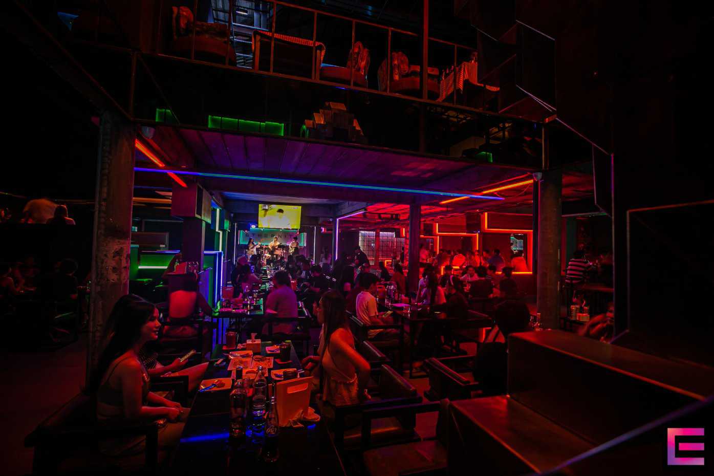 อีเทอร์นิตี้ มิวสิค บาร์ แอนด์ คาราโอเกะ ศรีราชา