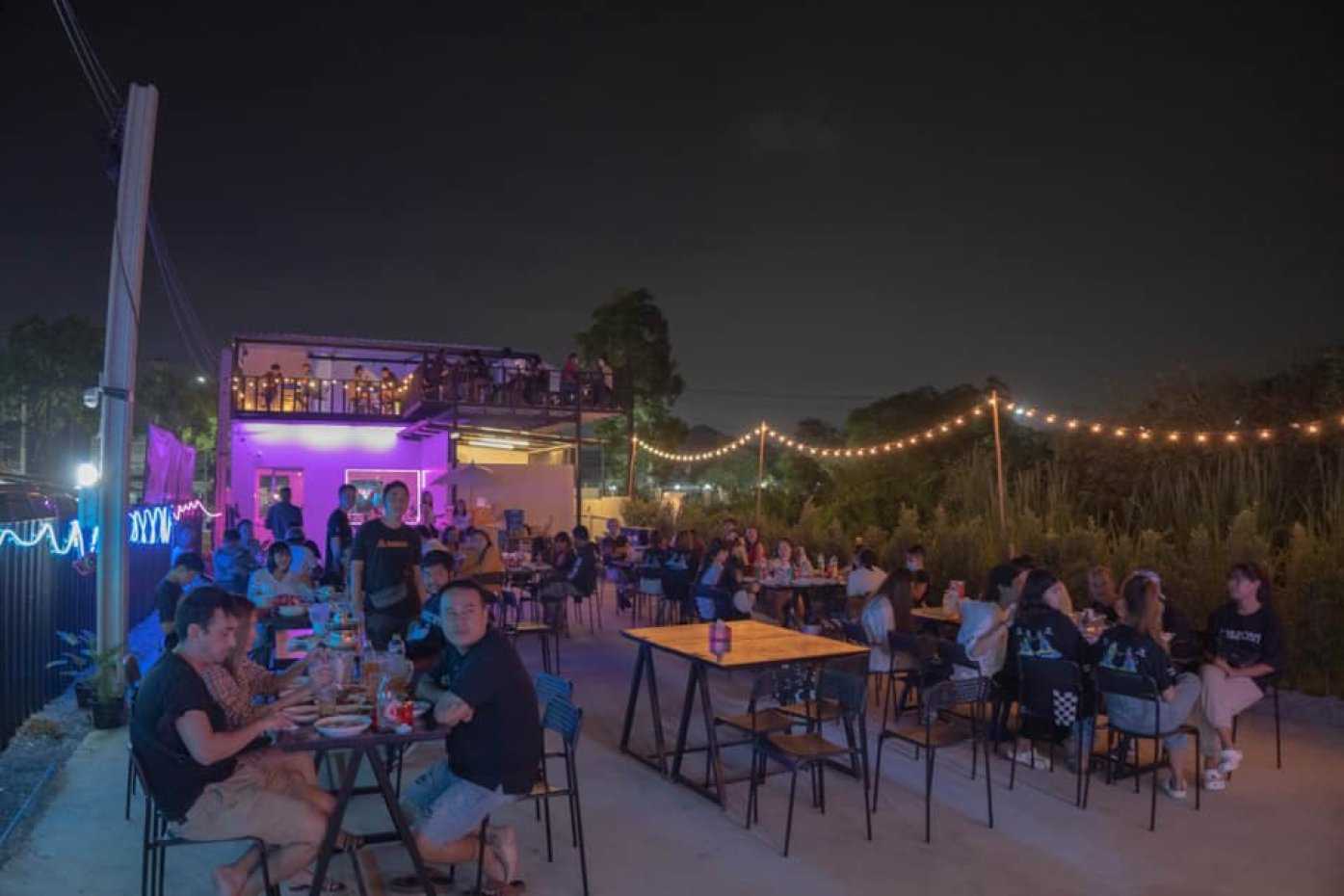 ป๊า ม๊า คาเฟ่ & บาร์