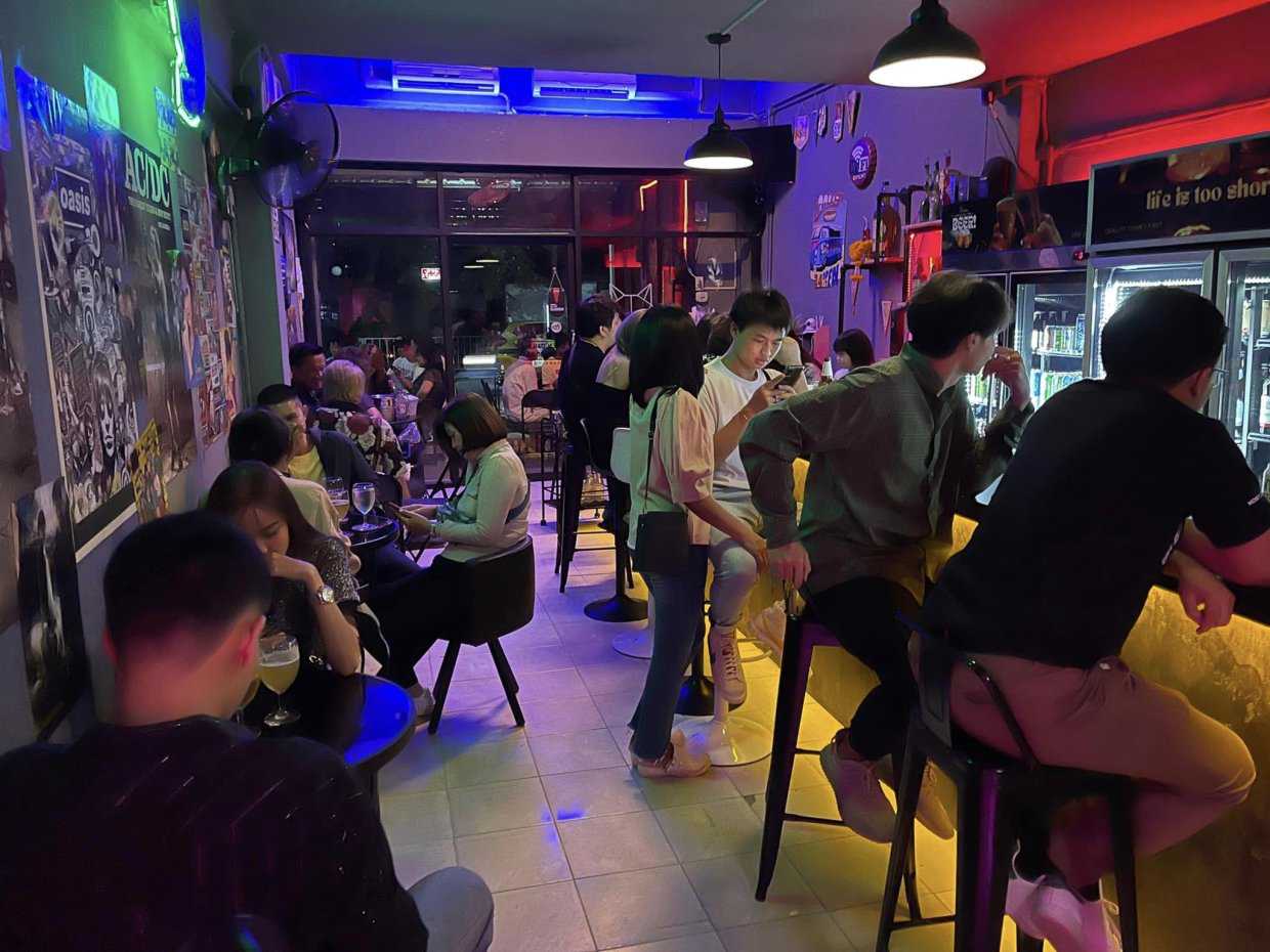White fox bar