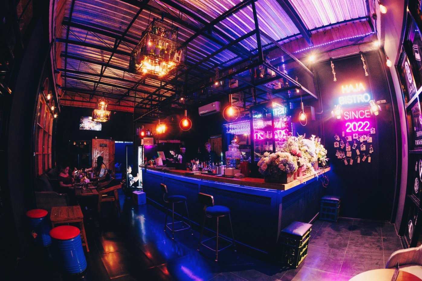 ฮาจา สเตชั่นแอนด์บิสโทร