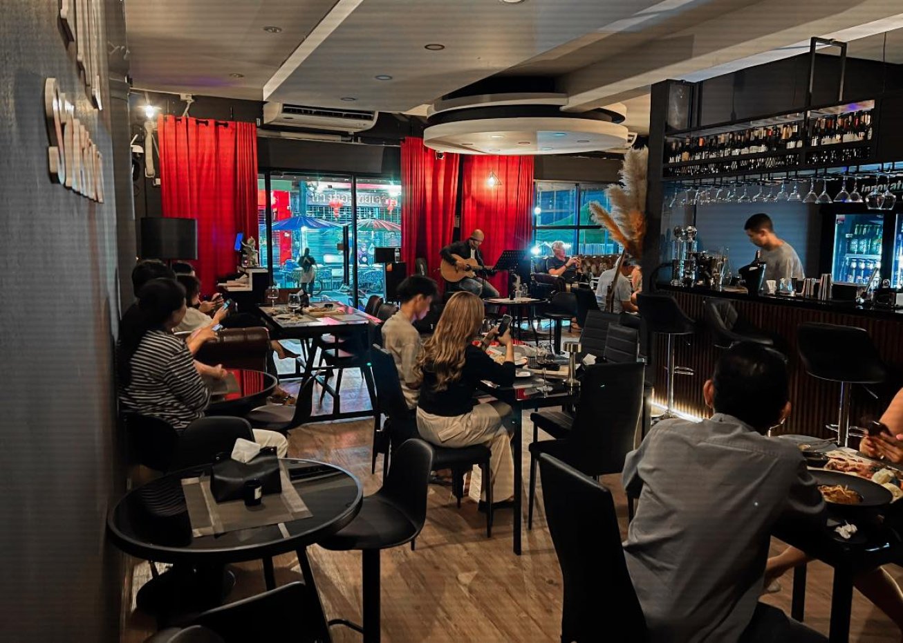 ไวน์ สเตชั่น ทุ่งสง