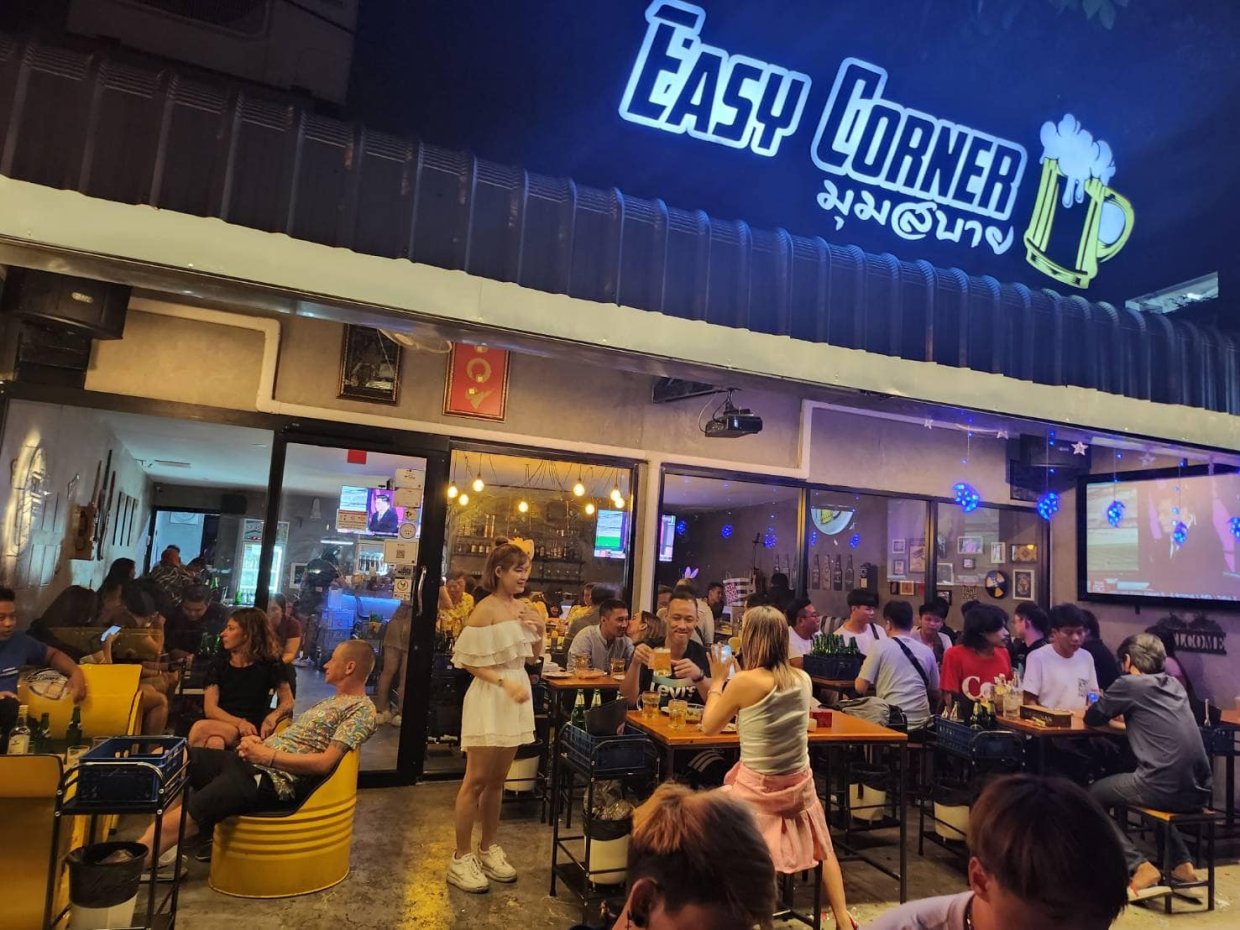 Easy Corner Moom Sabaai