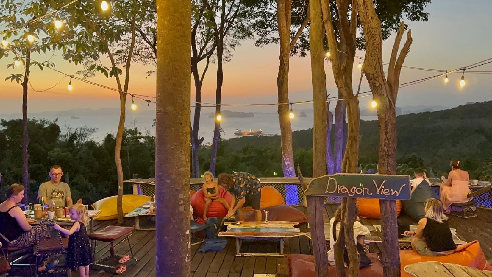 ดราก้อน วิว บาร์ แอนด์ เรสเทอรองท์