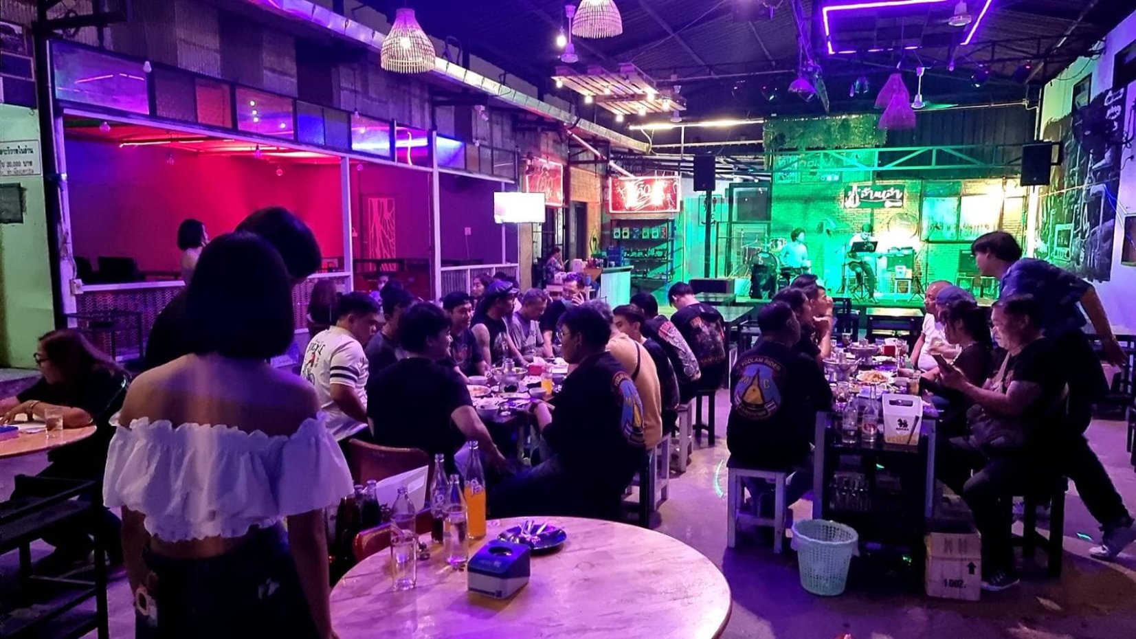 ฟาร่า คาเฟ่ บาย ล้านเล่า