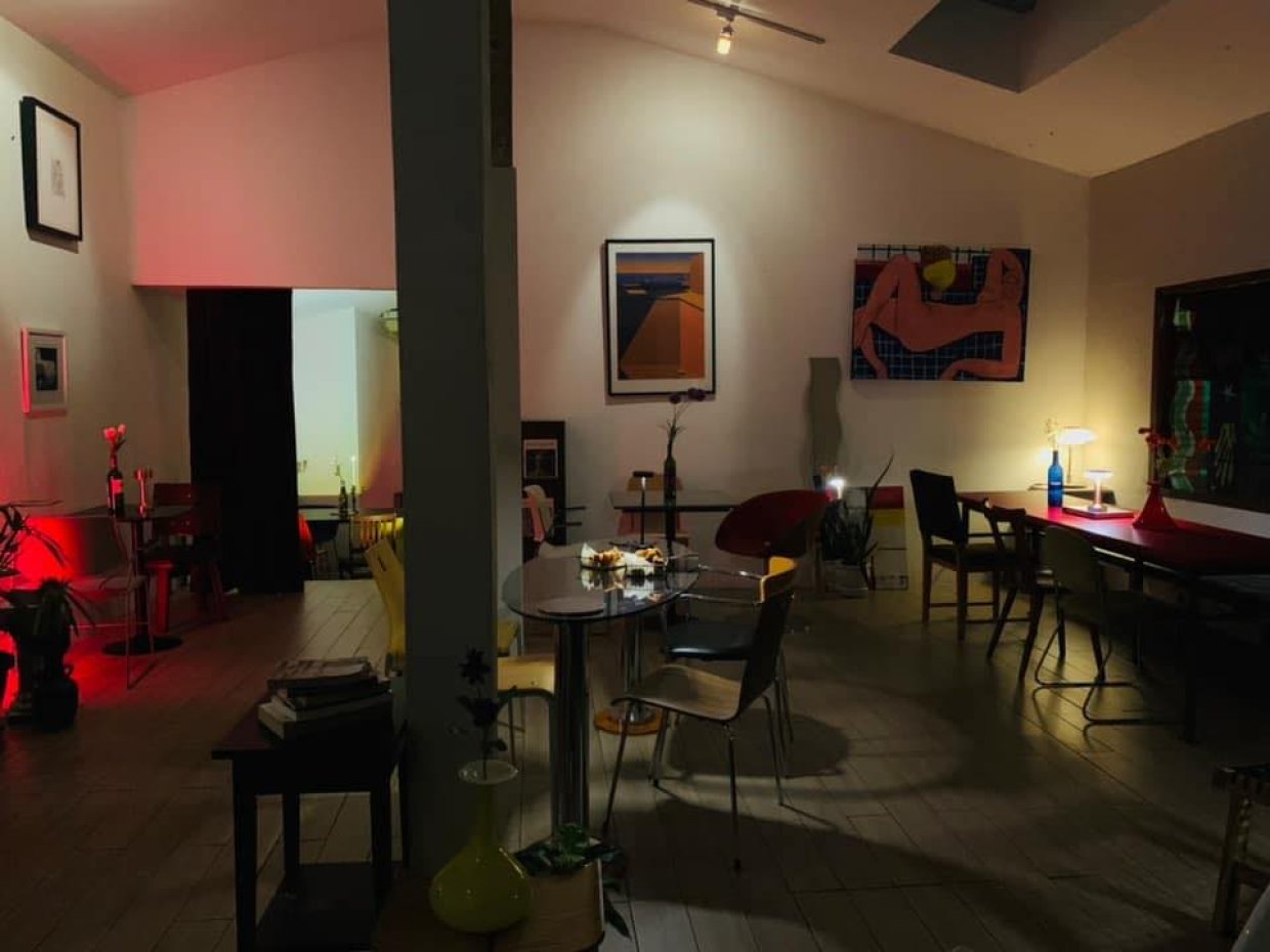 Burble.bar housemate