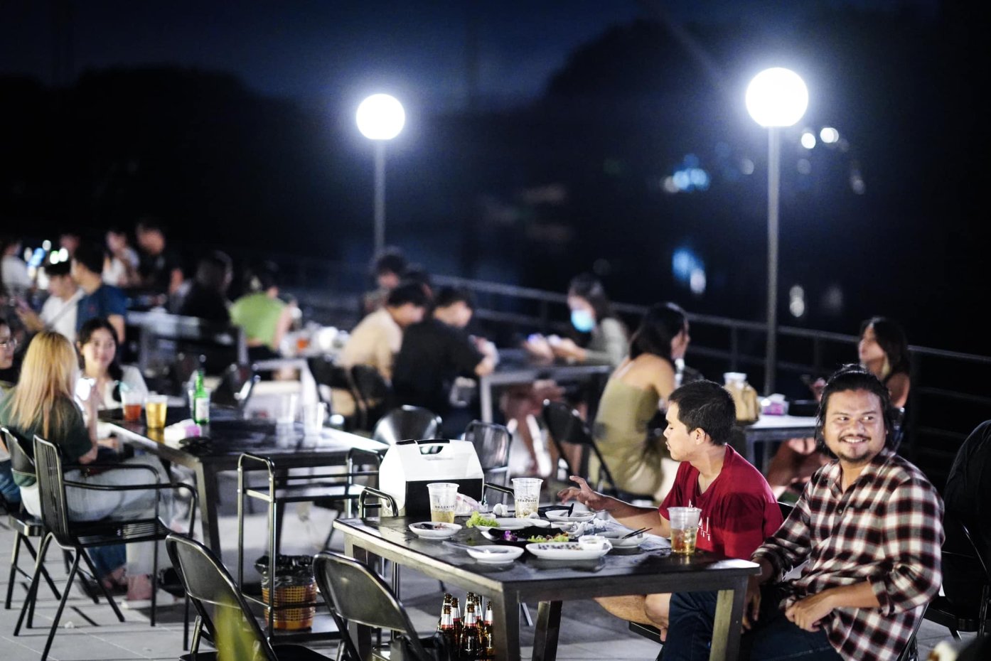 แบร็คกิช บีช บาร์