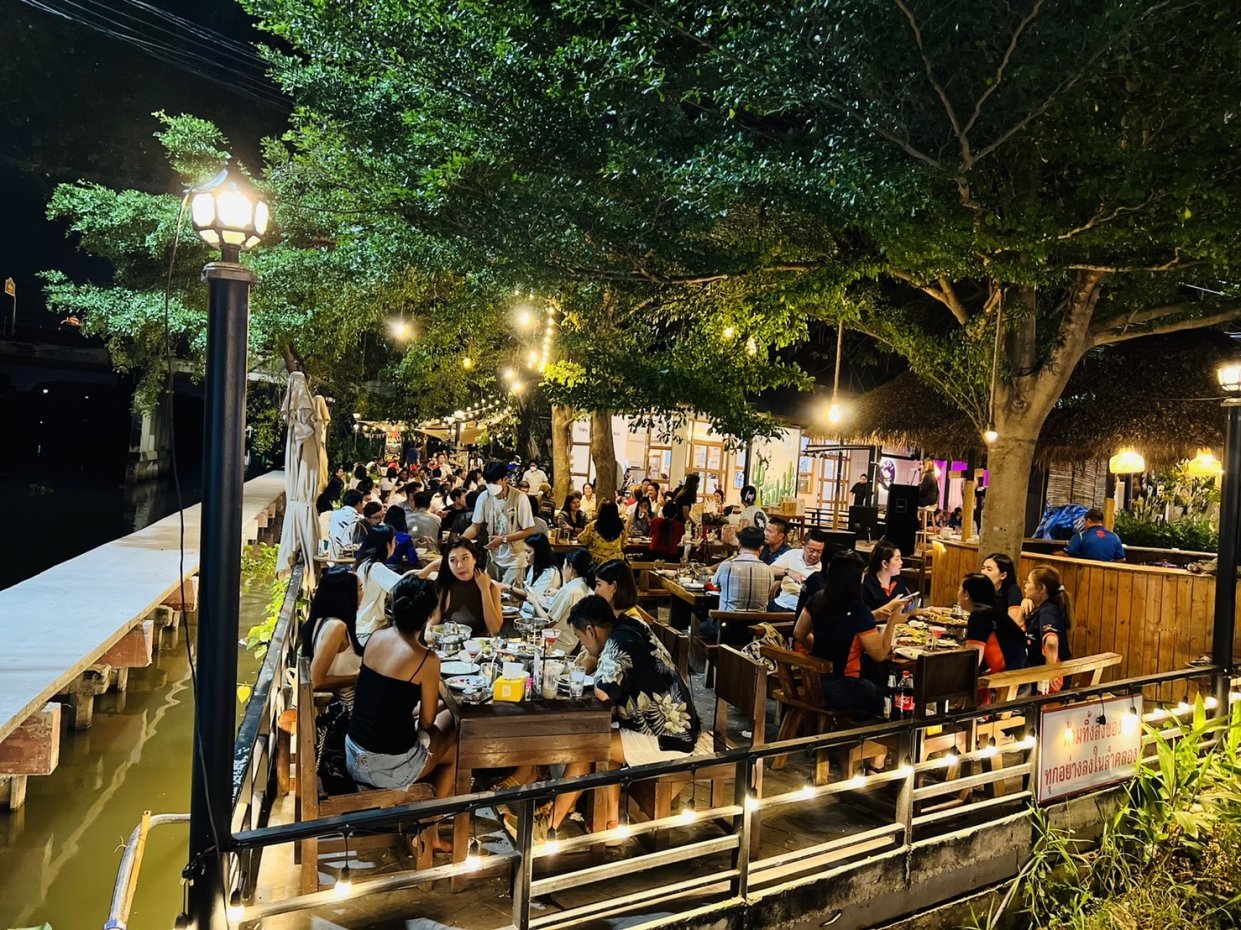 ช.ช้าง ร้านอาหารและคาเฟ่