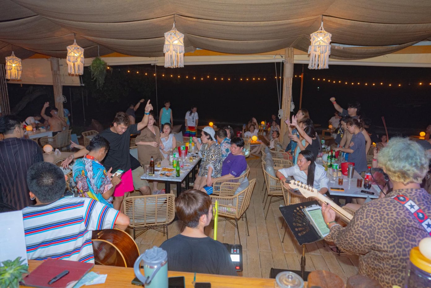 แสงเทียน บีชรีสอร์ท เกาะเสม็ด