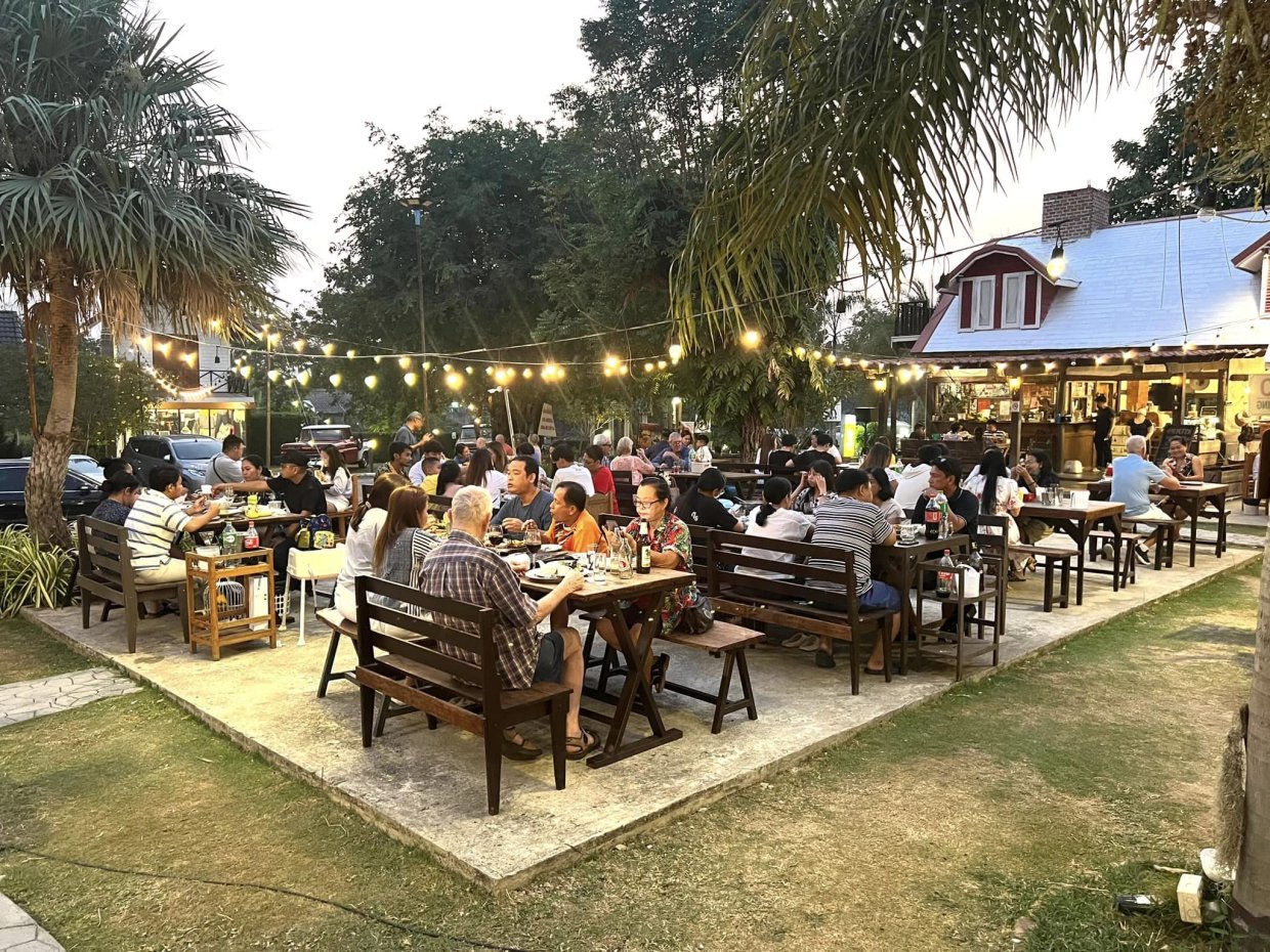 ซิกซ์ตี้ส์ ทาวน์