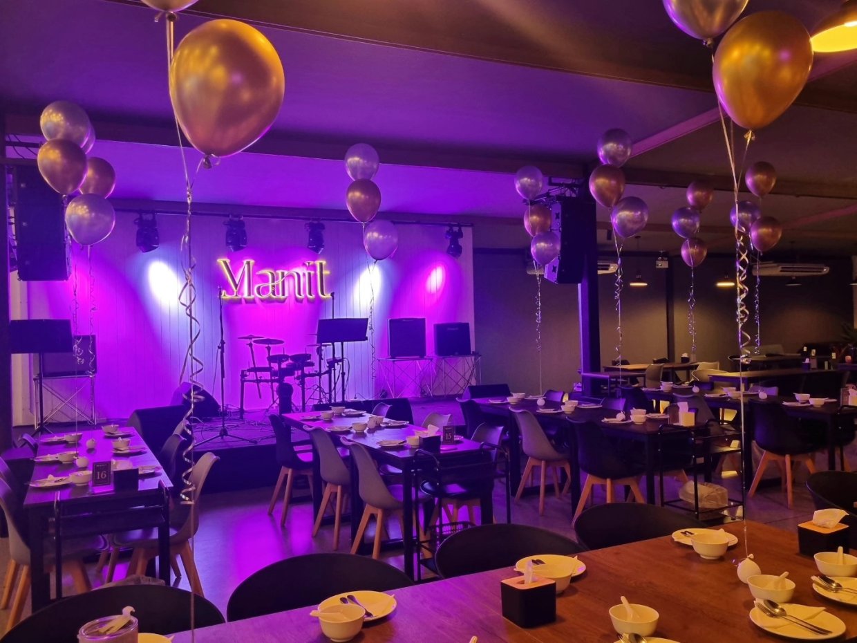 มานิต เรสเทอรองท์ แอนด์ บาร์