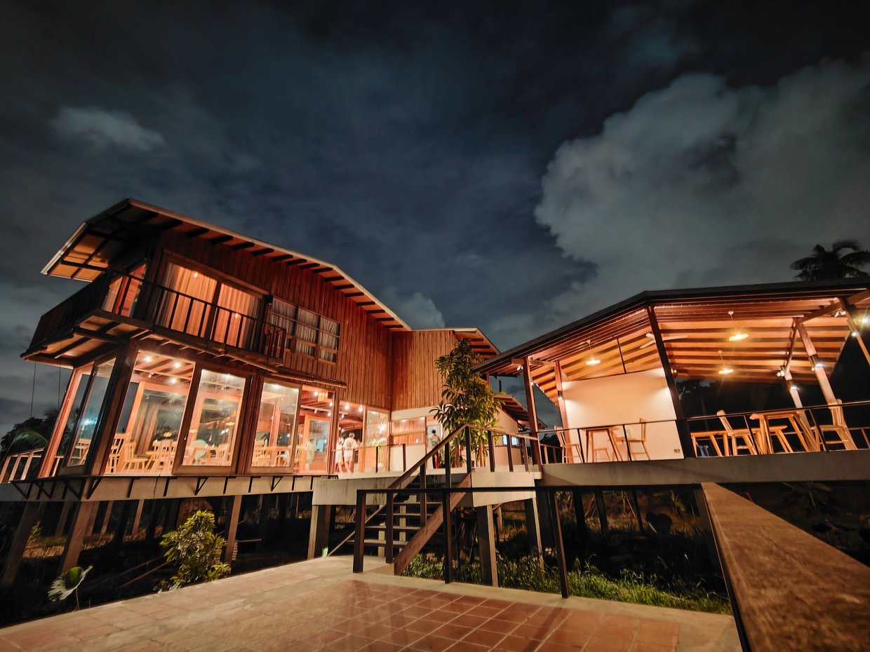 ปองมาศ คาเฟ่