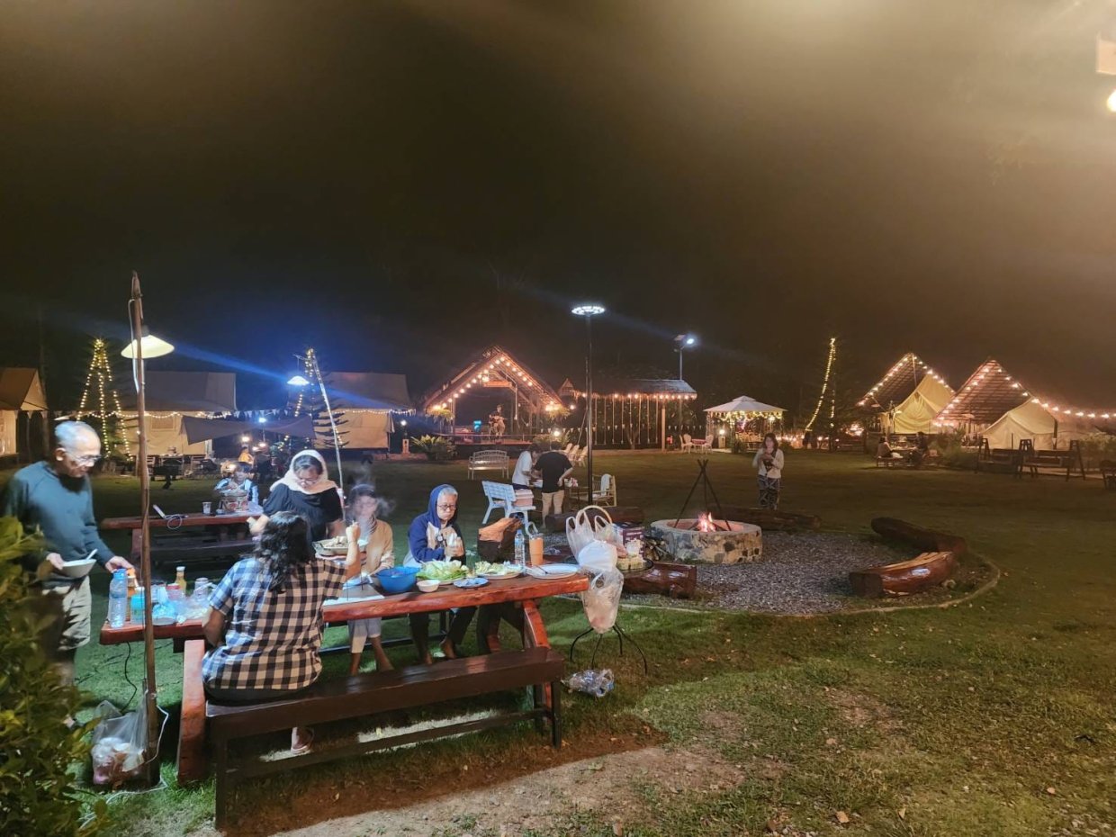 บัวสวย ตะวันใส