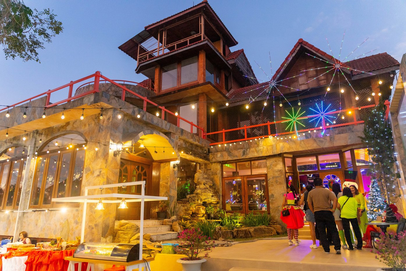 Nomads HomeStay & Restaurant