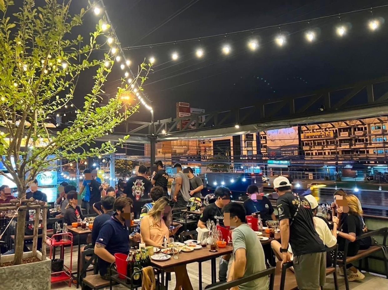 รูปภาพของ Suraraas - Rooftop Bar