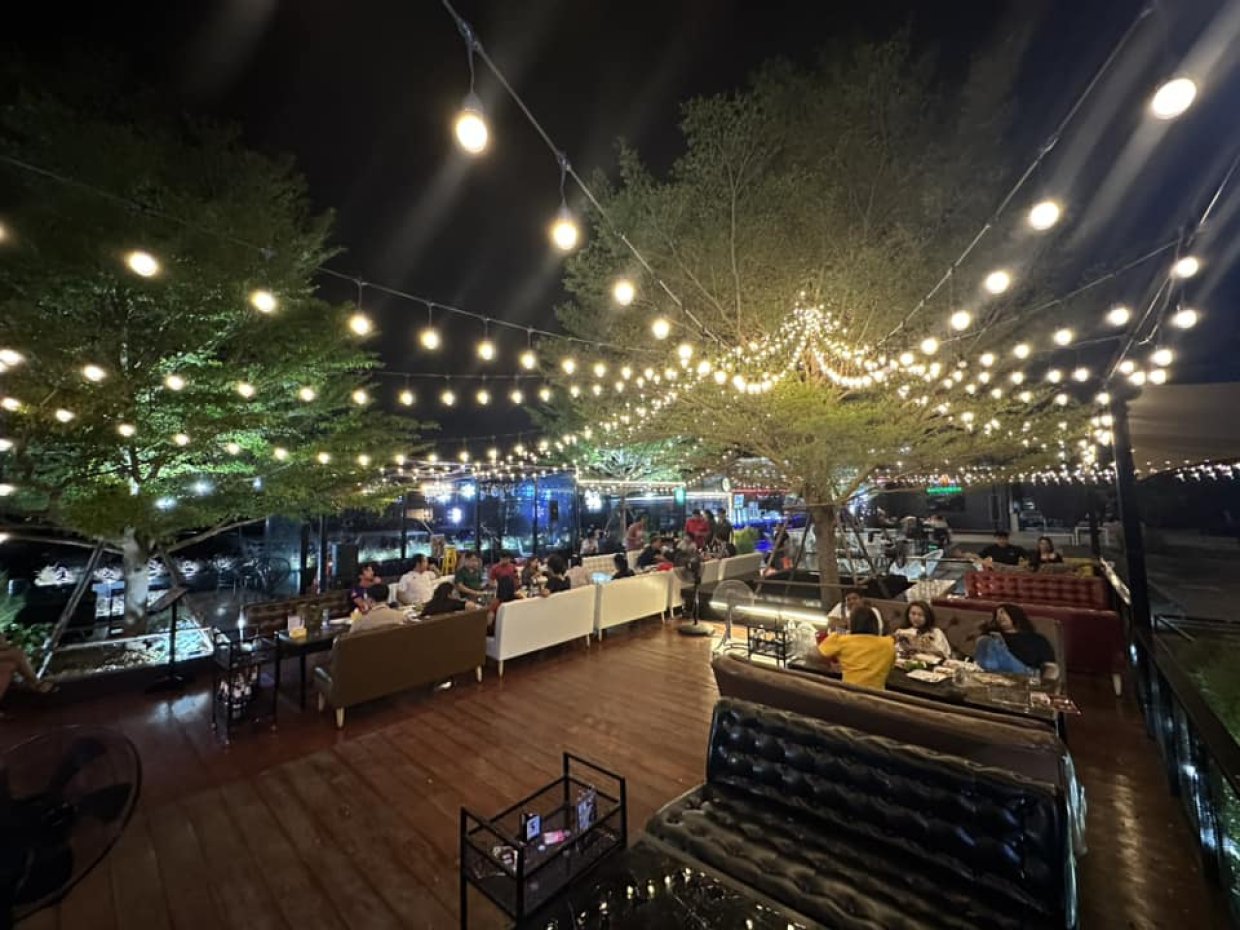 นั่งเล่น แอท รังสิต