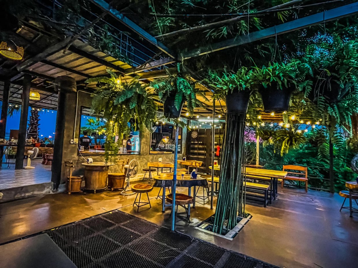 เดอะ บายพาส คาเฟ่