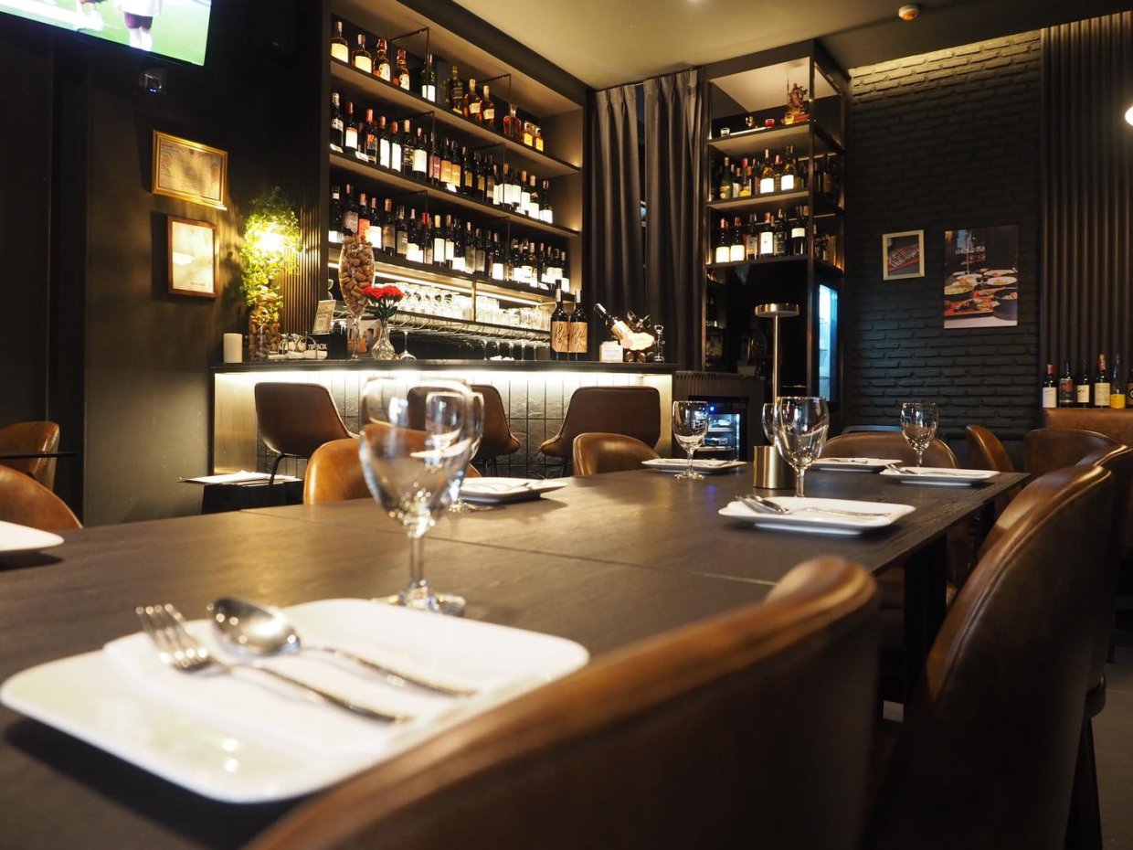 มอร์ แธน ไวน์ ราชพฤกษ์