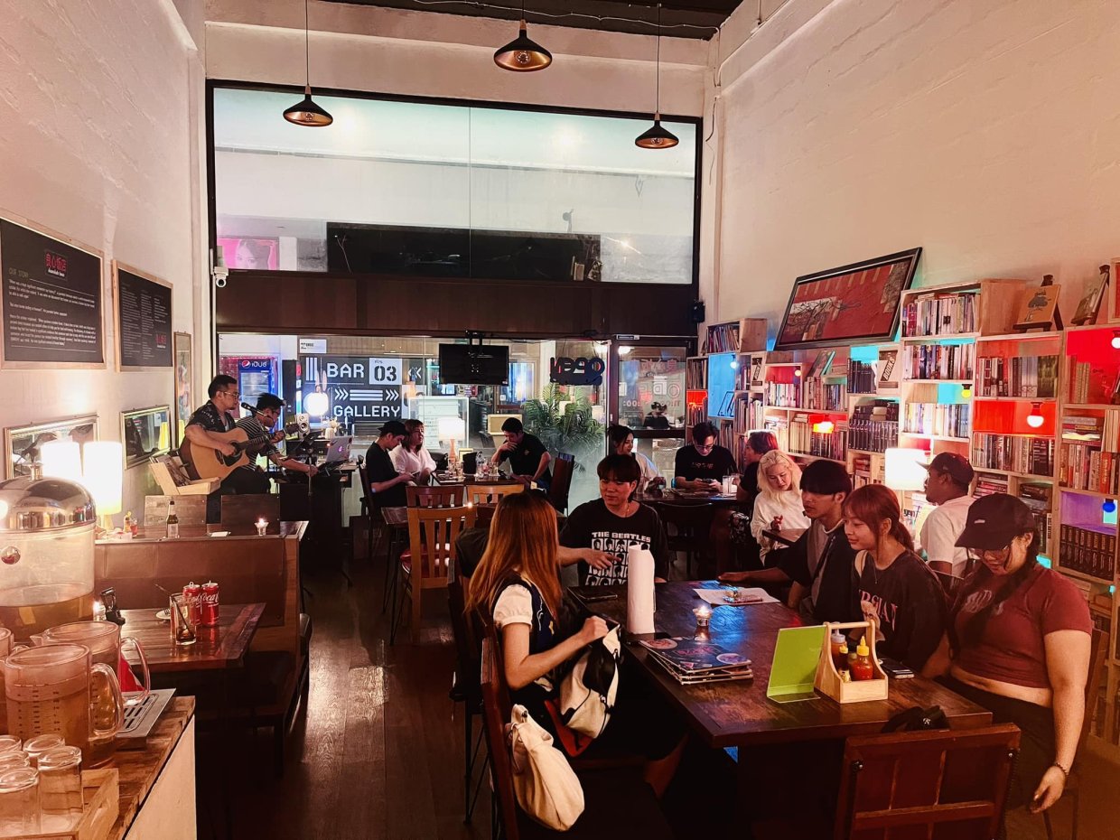 Hen Ok Hen Jai Phochana