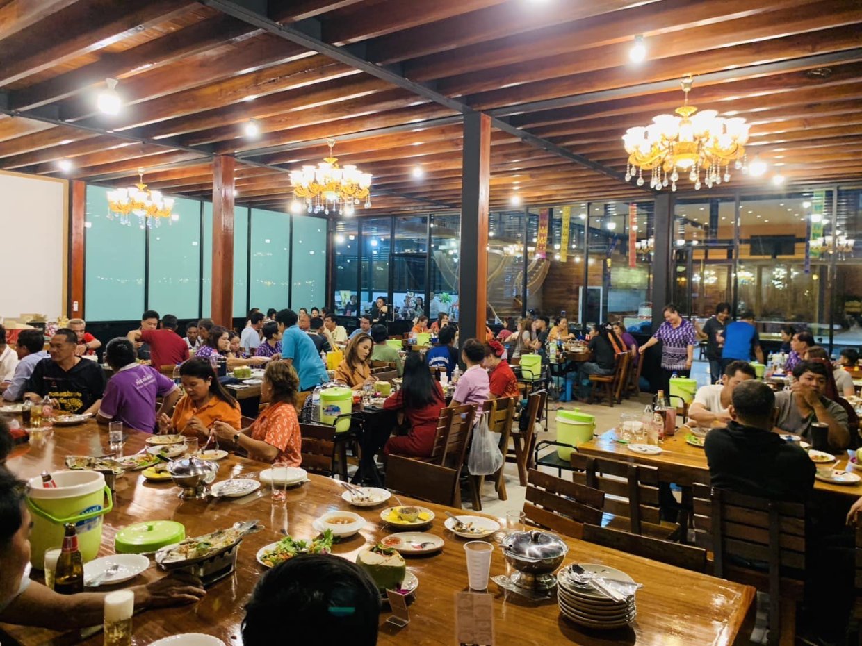 เดอะ ล็อก คาเฟ่