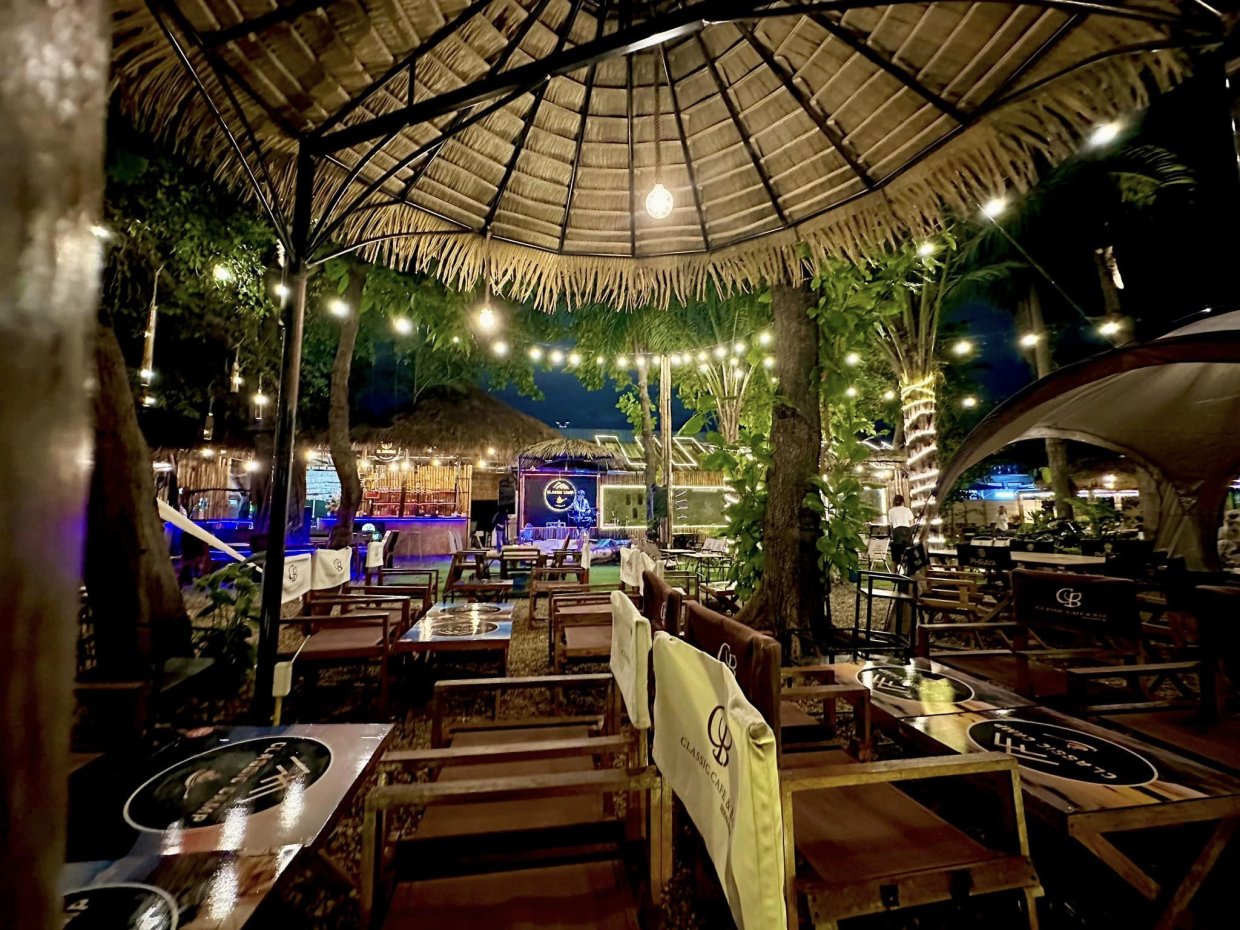 Classic Camp & Restaurant On Nut 51/1