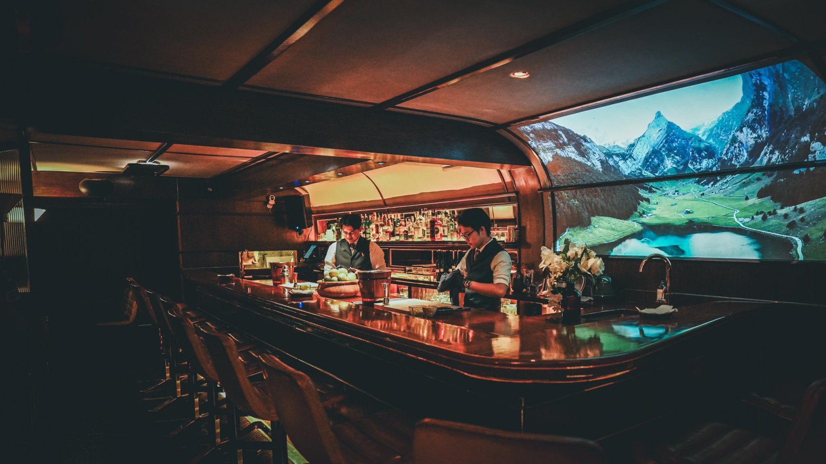 WYWS Cocktail Bar - Asoke  (Where You Wander)