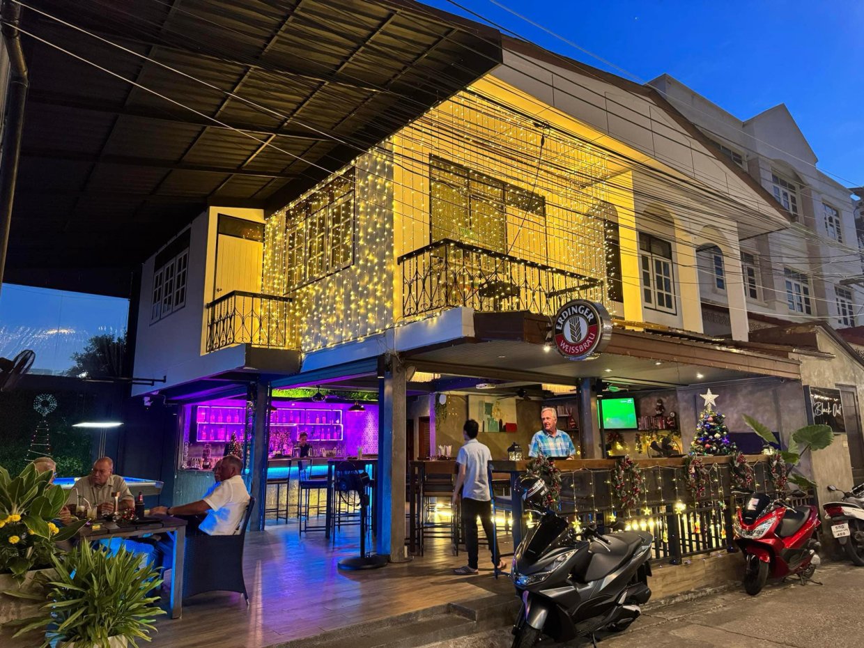 Black Out Bar Hua Hin