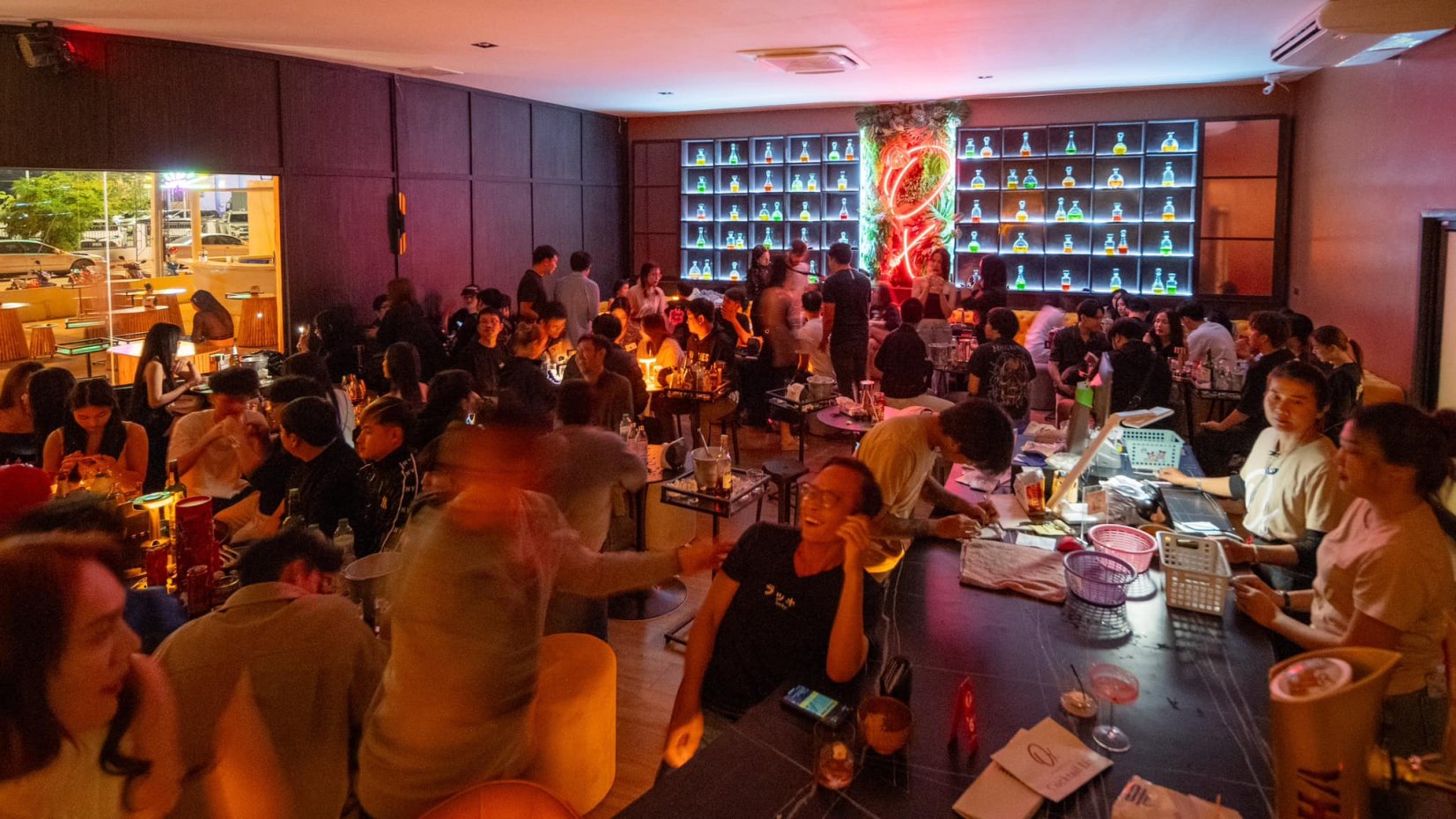 Oxygen mixology bar