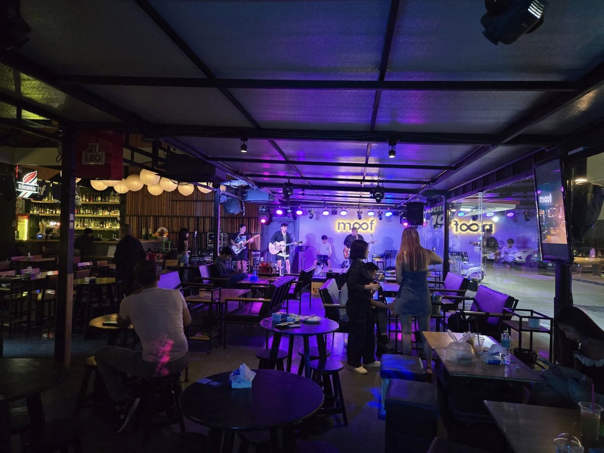 Moof bar&eatery
