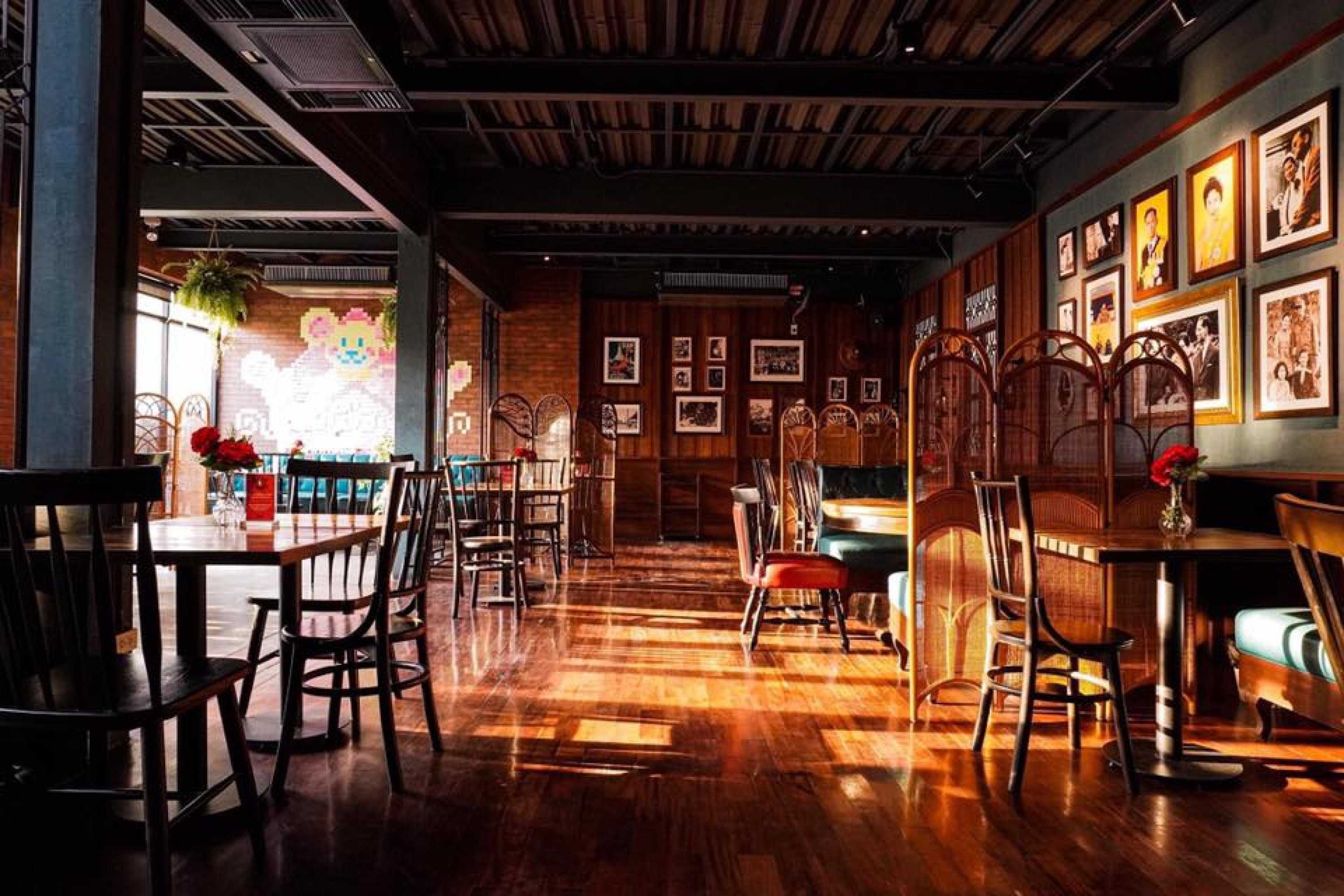 Sri Trat Restaurant & Bar