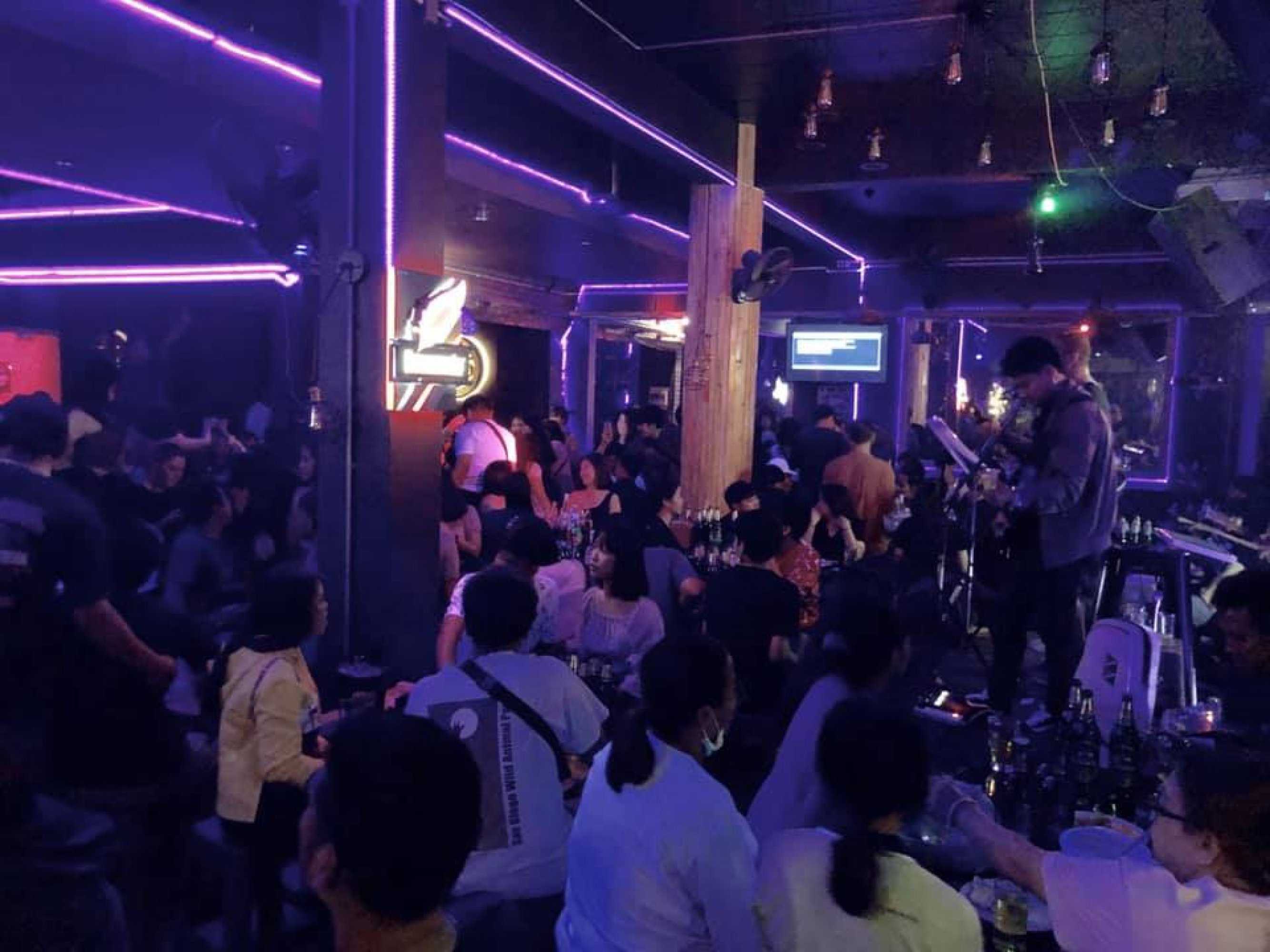 เป็นต่อ คาเฟ่