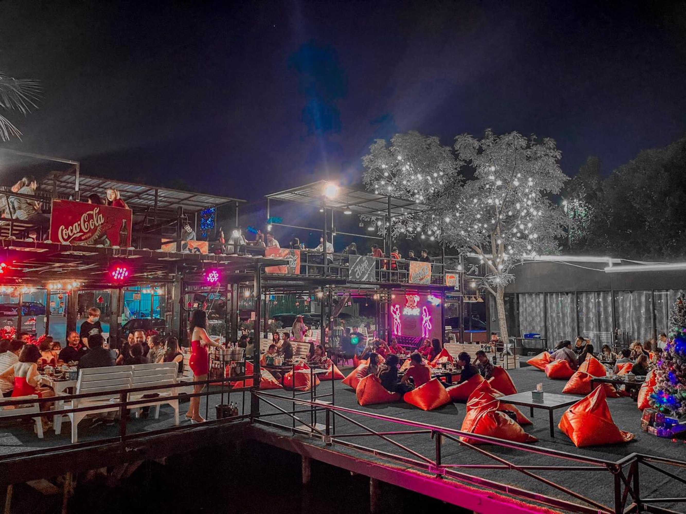 เอ็กซ์ บาร์ เมืองปทุมธานี