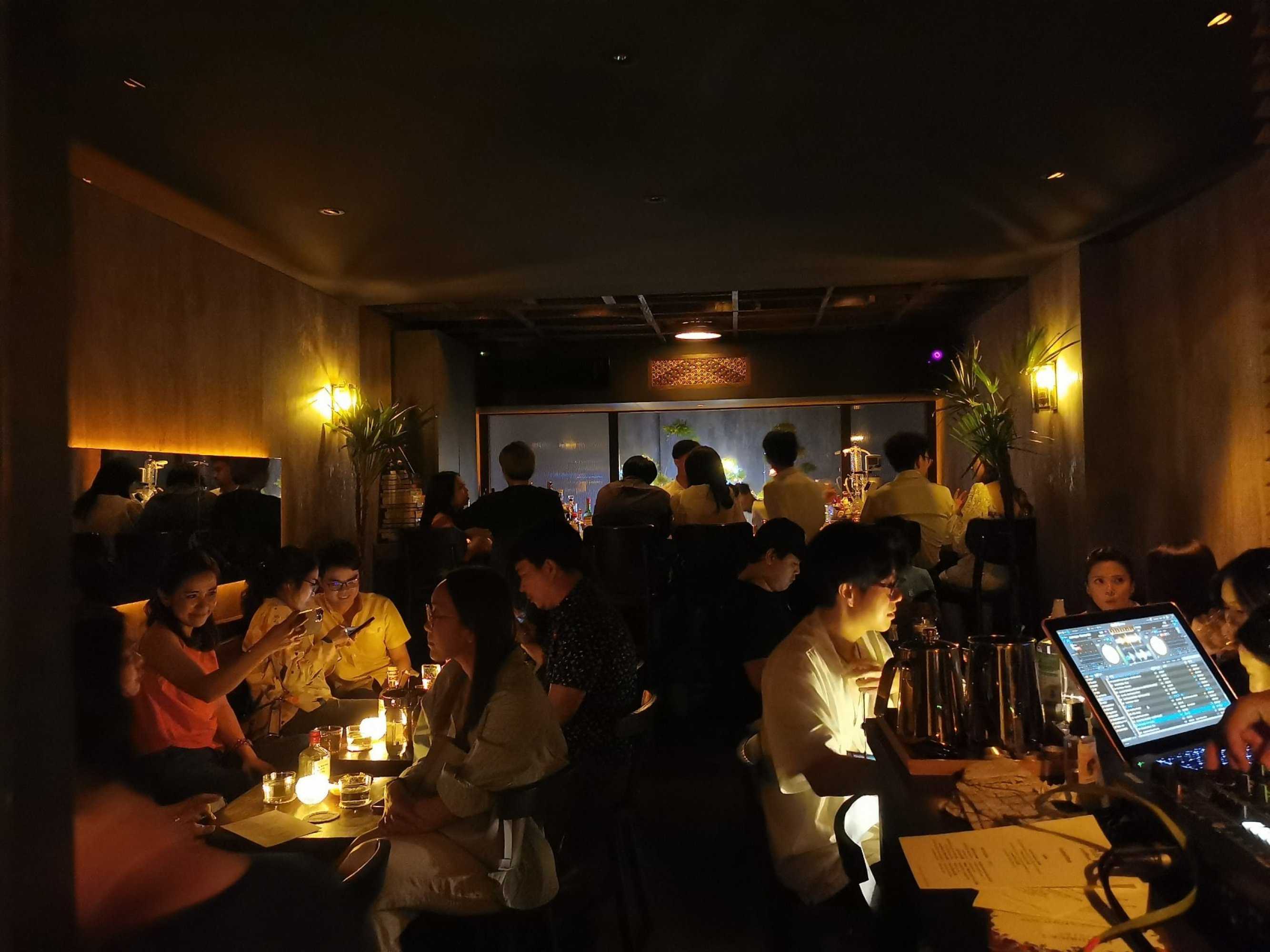 บาร์ สคอฟฟ์ลอว์ส