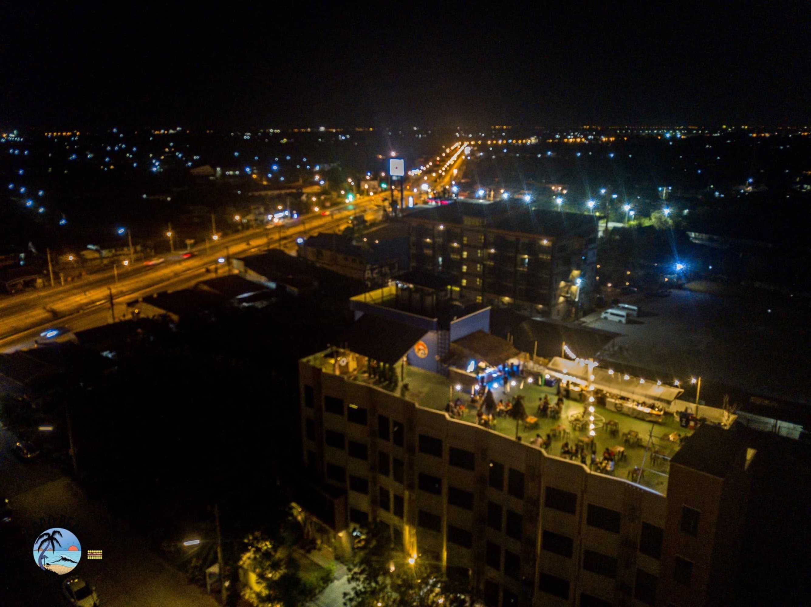 COCO บีช บาย เสริมสวย รูฟท็อป บาร์