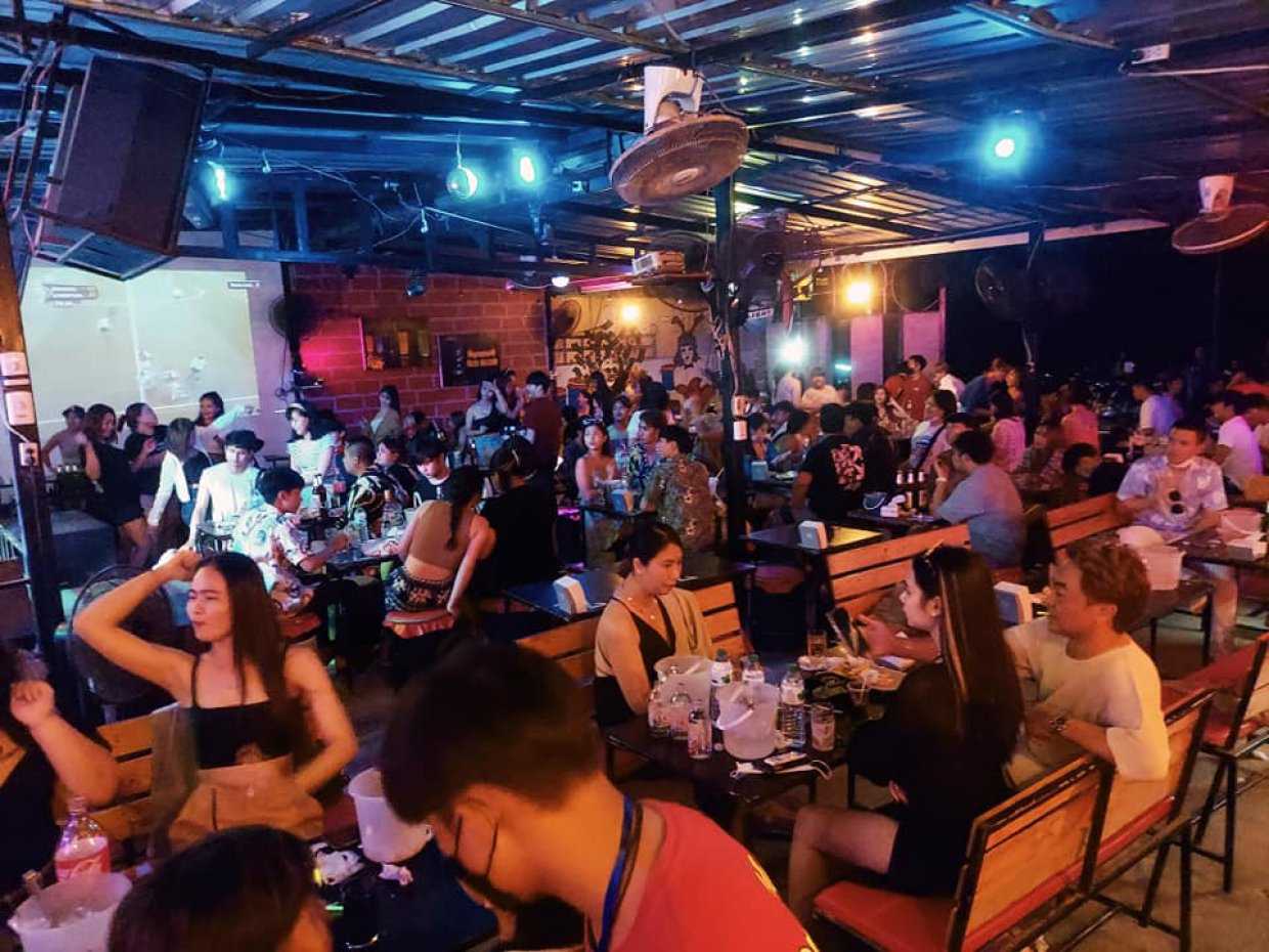 One-More Bar Koh Lan