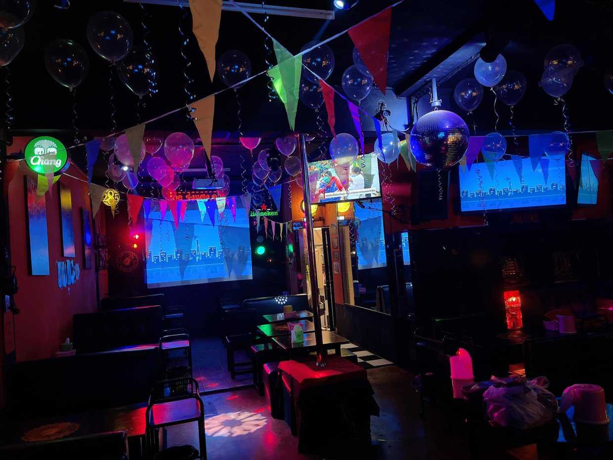 Roong Saeng Karaoke Pak And Bar