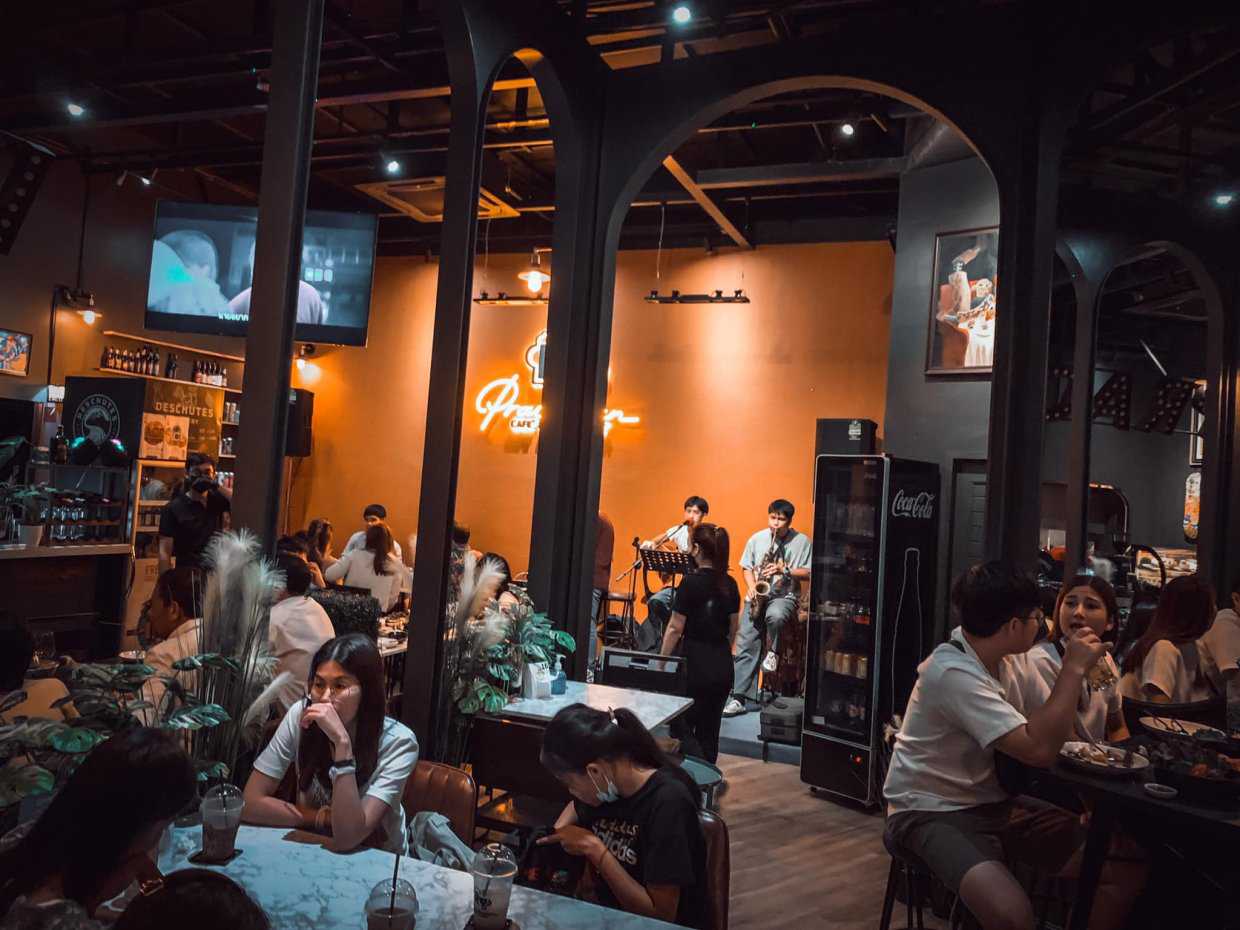 ประชาสรร คาเฟ่ แอนด์ เรสเทอรองท์