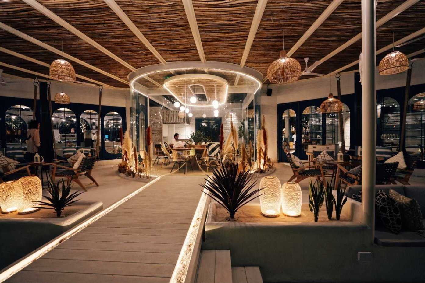 เดอะ ลูนาร์ บีช เฮ้าส์ พัทยา