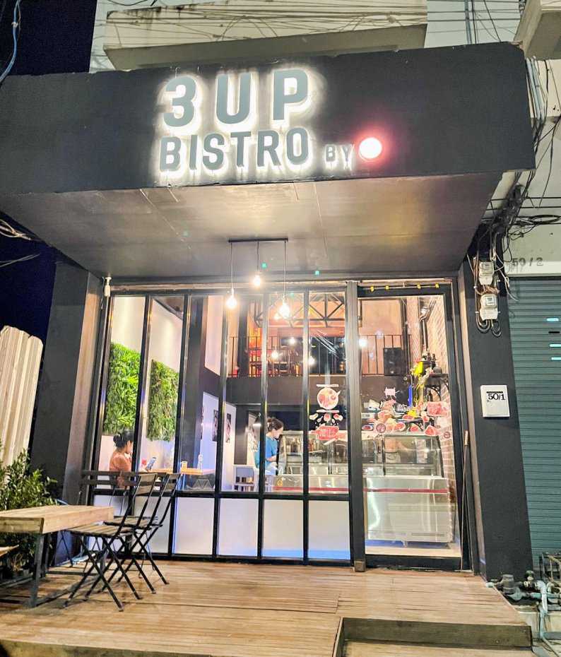 ธรีอัพ บิสโทร