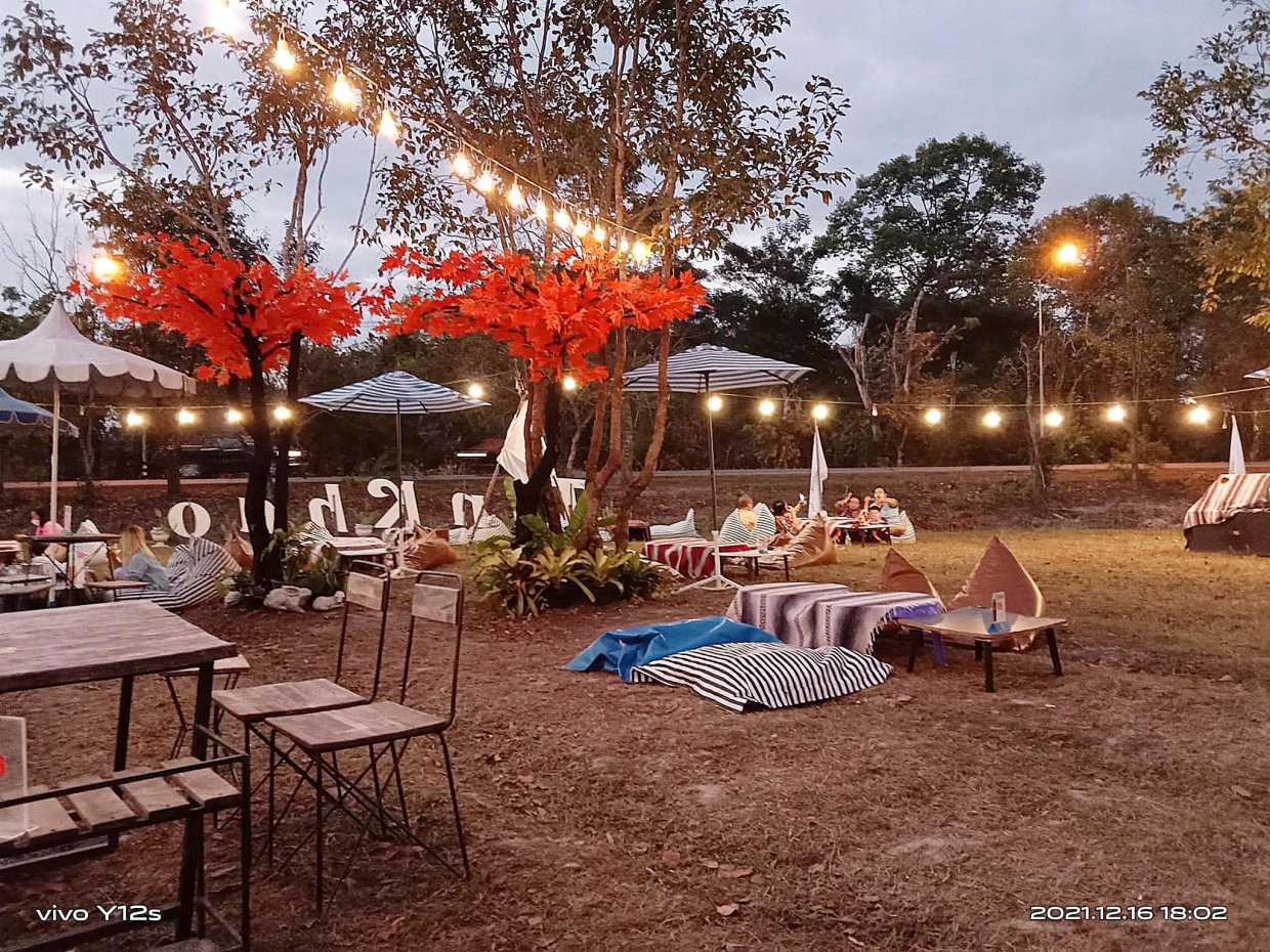 ติ่นข้าว คาเฟ่