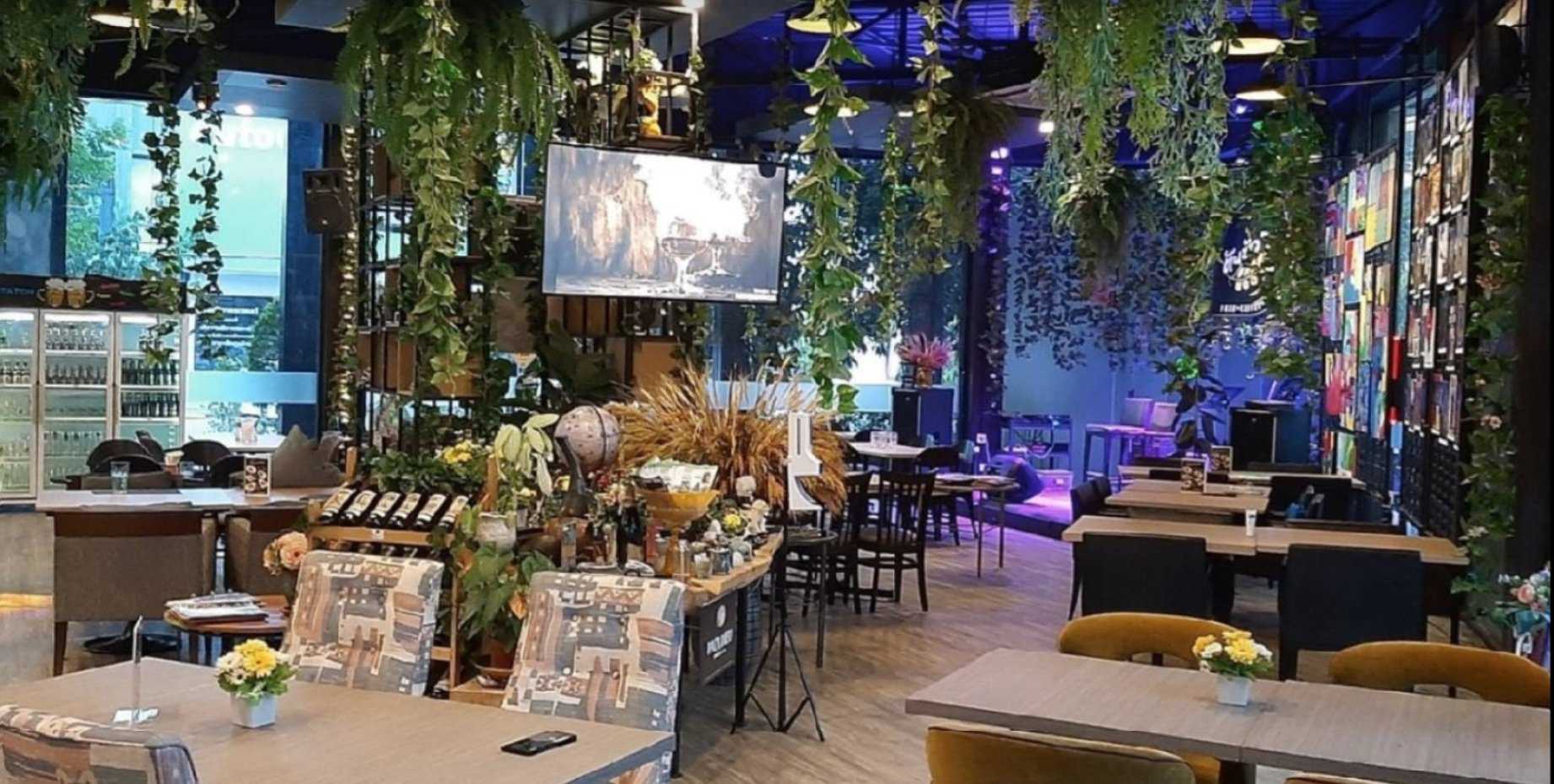 ต้นข้าว คาเฟ่