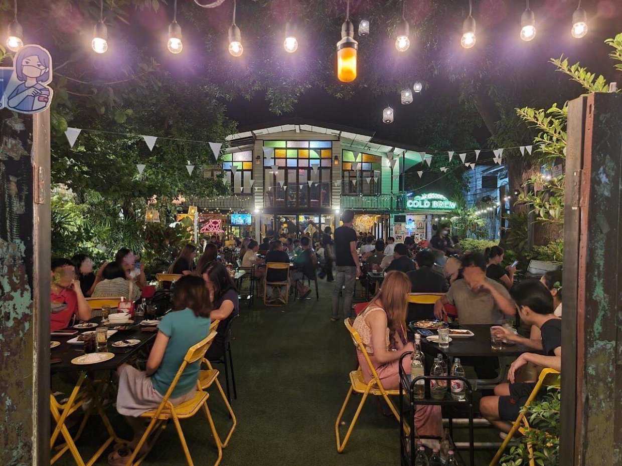 เดิมบาร์คาเฟ่