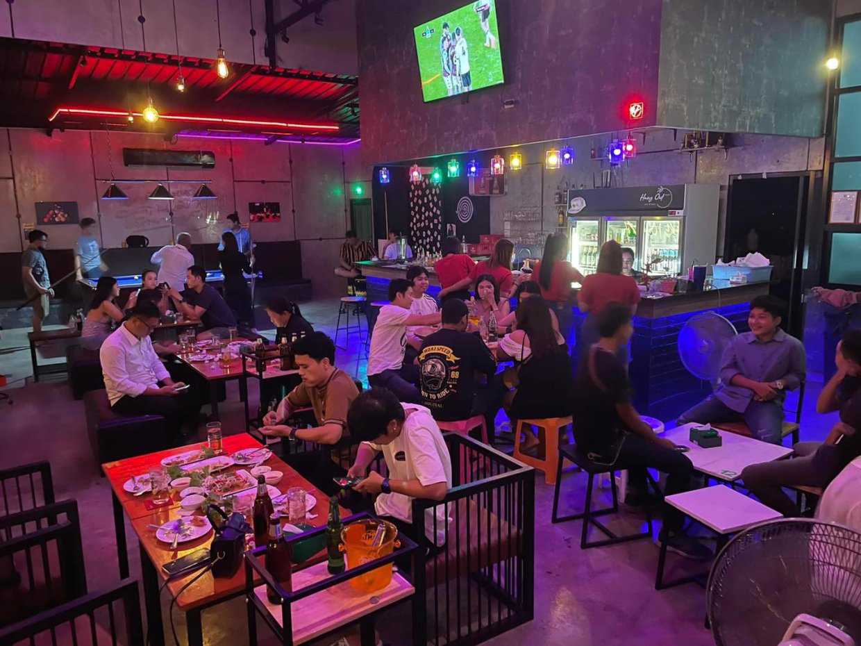 แฮง เอาท์ คาเฟ่ แอท กระบี่