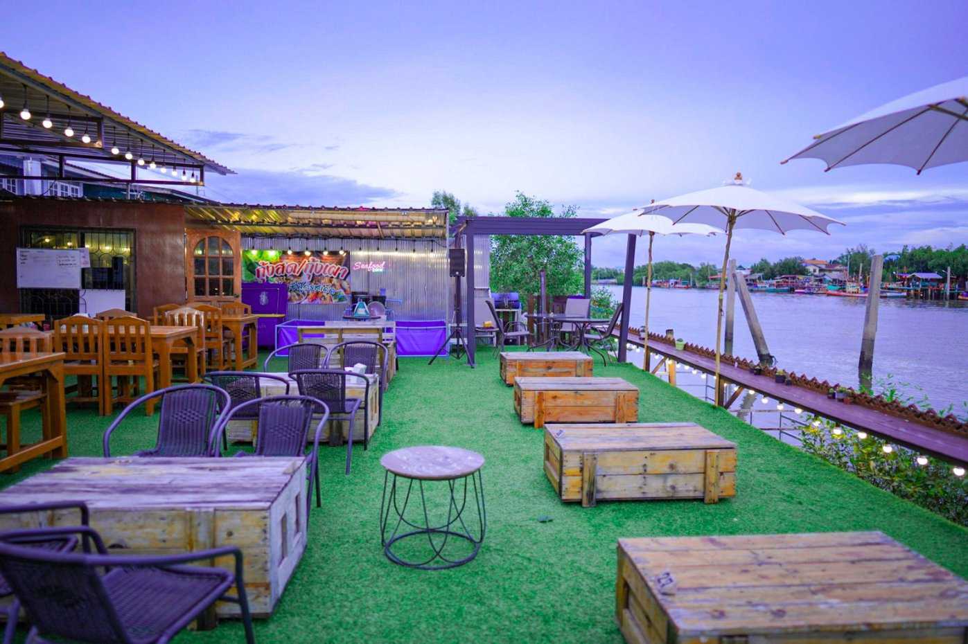 เรือนช้างคาเฟ่