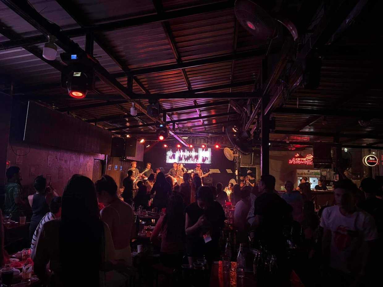 สี่แยกปากหวาน บาย lndy