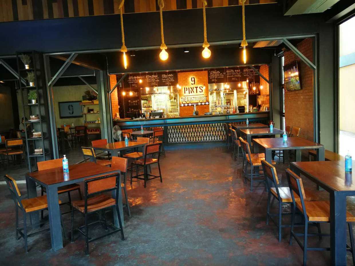 ไนน์ พินทส์ เดอะ แกสโทร เฮ้าส์