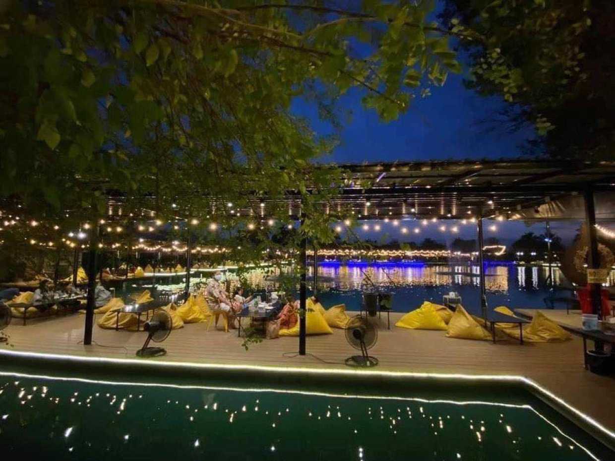 เลมอน ทรี คาเฟ่