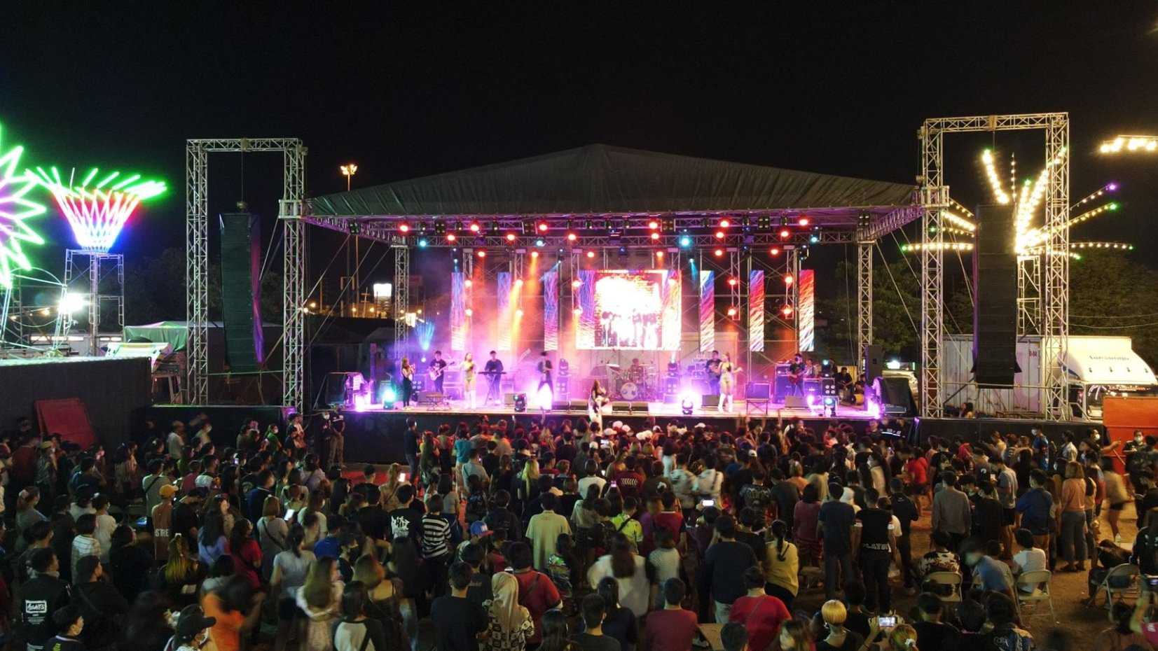 ตลาดมหาชัยไนท์ ต้นสน